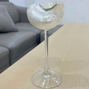 Verre à vin de luxe en coquillage marin, fabriqué avec des coquillages authentiques et du verre transparent pour la présentation des boissons, Vietnam - Product Image 1