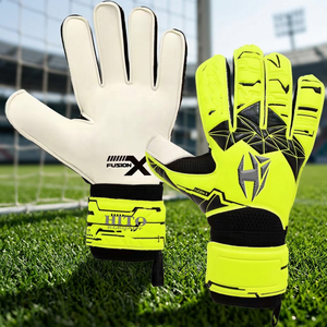 Gants de football en latex allemand 100% - Gants de gardien de but personnalisés de qualité extrême - Gants professionnels avec sangle en latex et coupe négative - Product Image 3