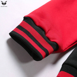 Chaqueta Varsity Personalizada con Número 13 Bordado para Hombre, Chaqueta Bomber Negra con Parches Rojos, Chaqueta de Béisbol Oversize de Forro Polar Estilo Urbano - Product Image 5