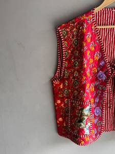 Chaleco Acolchado de Algodón con Estampado Floral Rojo para Mujer, Sin Mangas, Cuello en V, Bolsillos de Parche, Chaqueta Reversible, Estilo Primavera, REGALO PARA ELLA - Product Image 2
