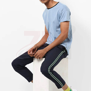 Fournisseur de t-shirts streetwear personnalisés pour hommes en Europe, fabricant de vêtements pour hommes, t-shirts pour hommes, tissu fin et à séchage rapide pour l'été, vente en gros - Product Image 1