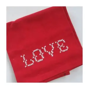 Serviettes de golf brodées Red Love suspendues absorbantes main douce à séchage rapide torchon de salle de bain avec lanière chiffon de nettoyage de cuisine - Product Image 1