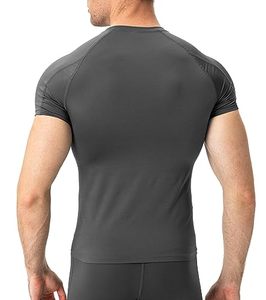T-shirt de sport confortable pour homme, fabriqué en tissu doux et respirant, avec manches courtes et coupe ajustée intemporelle. - Product Image 2
