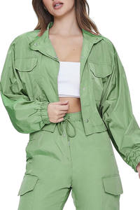 Conjunto Deportivo de Lujo para Mujer, 2 Piezas, Cortavientos Ligero, Chaqueta con Cremallera, Top Corto y Pantalones - Product Image 5