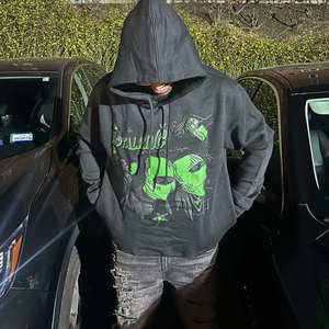 Sweat-shirt à capuche premium noir imprimé Alien, en molleton épais, coupe oversize, en coton, style streetwear, avec graphiques personnalisés - Product Image 2