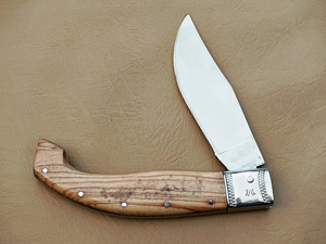 Cuchillos Tradicionales Sardinianos Hechos a Mano PATTADA ARBURESA de Acero Inoxidable con Madera de Olivo, Punta de Gota, OEM Personalizable, Cuchillo para Exteriores - Product Image 4