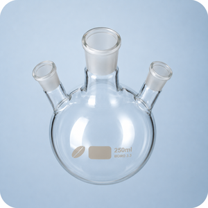 Frasco de laboratorio de vidrio borosilicato de tres cuellos con cuello central y dos cuellos laterales angulados - Product Image 3