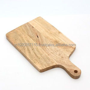 Planche à découper en bois adaptée aux personnes souhaitant une sensation artisanale traditionnelle avec une excellente utilité quotidienne - Product Image 1