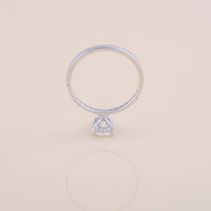 Bague de fiançailles en diamant de laboratoire taille poire 1,02 carat, en or blanc, rose et jaune 18 carats avec pavé, bague de mariée - Product Image 6