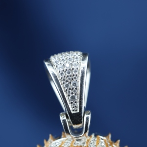 Colgante de Lujo Personalizado con Diamantes Moissanite VVS, Diseño 3D, Plata de Ley S925, Chapado en Oro de 18K, Estilo Hip Hop - Product Image 5