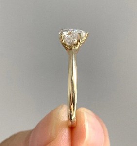 Bague de fiançailles en diamant de laboratoire taille cœur 1 carat, or jaune 10K, solitaire, plaqué rhodium, classique, pour femme, certifiée IGI - Product Image 5