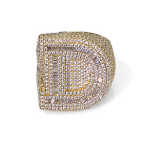 Elegante Anillo Hip Hop de Moissanita con Incrustaciones de Diamantes, Plata de Ley 925 con Engaste Seguro para Colecciones de Moda y Regalos para Raperos - Product Image 2