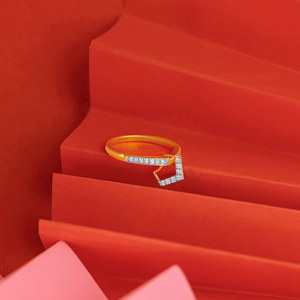 Anillo Geométrico Moderno y Único con Diseño Facetado, Anillo Minimalista Arquitectónico Chic para Mujer, Inspirado en el Art Deco - Product Image 1