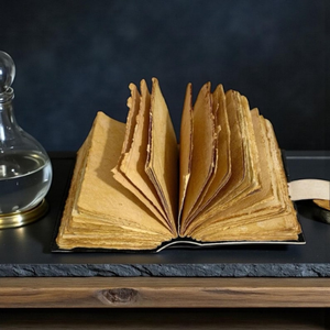 Al-Amir Grimoire Journal en Cuir Imprimé à la Main, 400 Pages, Rouge et Or Gaufré, Livre de Sortilèges Gothique, Papier Vintage à Bords Frangés, Fantasy - Product Image 6