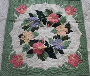 Ensemble de couette hawaïenne vintage tendance, brodée de motifs floraux multicolores, en pur coton, faite à la main, écologique, pour la maison et l'hôtel - Product Image 4