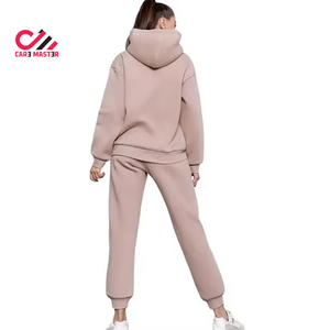 Survêtement de course ajusté personnalisé pour femme, idéal pour l'entraînement sportif, le jogging et le style décontracté, vente en gros de survêtements personnalisés - Product Image 5