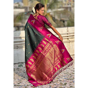 Sari traditionnel indien du sud en soie vert bouteille, tissé Zari, texture douce contrastante, pour soirée - Product Image 4