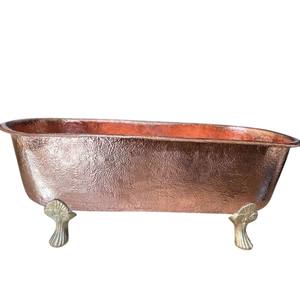 Bañera de cobre martillado a mano estilo vintage, independiente, con patas de diseño antiguo y acabado en pátina negra. - Product Image 3