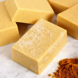 Savon artisanal à la mousse de mer pour une peau éclatante, qualité supérieure, nettoyage doux, pour l'exportation / Mme ALINA - Product Image 3
