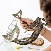 Ouvre-bouteille vintage en bois et laiton motif sirène, accessoire de bar, cadeau de luxe écologique pour la maison et les mariages