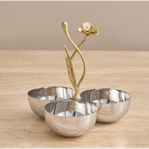 Ensemble de service à trois bols dorés avec centre en émail blanc motif floral, plat à noix divisé en métal, plateau de centre de table - Product Image 6