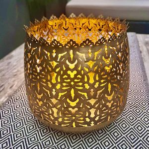 Portavelas decorativo de metal con patrón calado para centro de mesa de boda y decoración del hogar para festividades. - Product Image 6