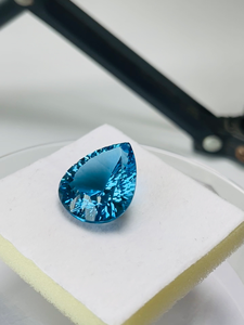 Lupa Natural para Topacio Azul Corte Pera, Gema de Calidad AAA, Brillo Excelente, Pulido Perfecto, Precio Económico, NARNOLI IMPEX - Product Image 1