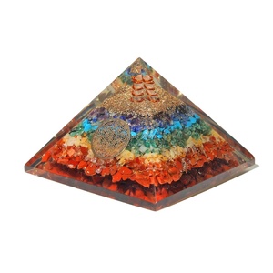 Vente en gros de pyramide d'orgone Feng Shui sculptée à la main pierre de richesse et de guérison en agate cristalline et citrine pour la décoration de bureau à domicile - Product Image 4