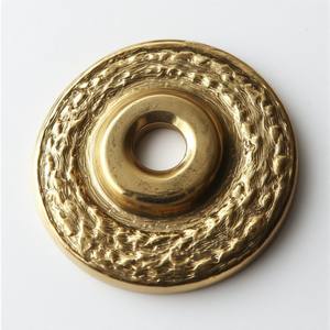 Placa Trasera Decorativa de Latón Tallado de Estilo Antiguo, Diseñada para Apartamentos y Villas Modernas con Artesanía Duradera - Product Image 6