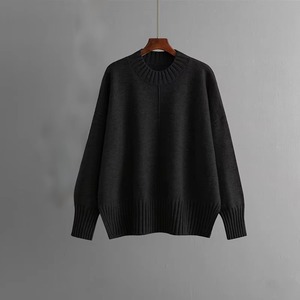 เสื้อสเวตเตอร์ไหมพรมถักทรงโอเวอร์ไซส์ สีพื้น คอกลม แขนยาว สไตล์ลำลอง ใส่ได้ทั้งชายและหญิง สำหรับฤดูใบไม้ร่วงและฤดูหนาว ผ้าไม่เป็นขุย ผลิตจากอะคริลิก 100% รุ่น K - Product Image 2