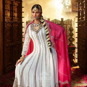 Belle robe de soirée XL Anarkali avec pendentif et Dupatta - Product Image 3