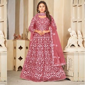 Costume Anarkali Gajri pour femme de qualité supérieure, manches 3/4, en crêpe de georgette, semi-couture, pour mariages et fêtes - Product Image 1