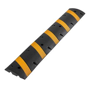 Confezione da 2 Dossi Rallentatrici in Gomma Rinforzata da 1,8 m, Capacità di Carico 22.000 libbre/asse, Protezione Cavi 72, per Applicazioni Stradali - Product Image 6