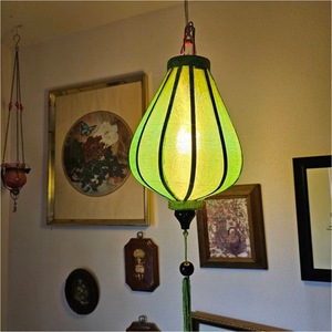Linterna tradicional de bambú y seda, hecha a mano, decorativa, ligera, duradera, perfecta para fiestas y eventos, importada. - Product Image 2