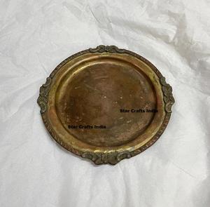 Bandeja de Servir Circular Hecha a Mano de Latón con Acabado Pulido, Multifuncional para Eventos Navideños, Decoración de Mesa, Diseño Moderno - Product Image 6