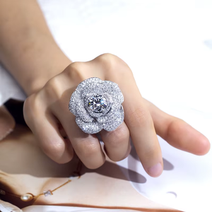 Bague en platine pour femme, diamant rond taille brillant, cultivé en laboratoire, certifié IGI, design floral de luxe - Product Image 3