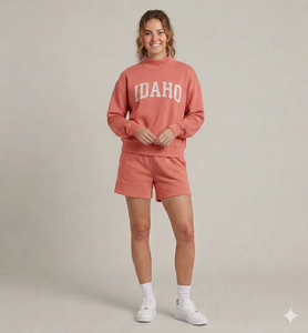 Ensemble short et haut à col montant pour femme, tendance hiver, en molleton de coton doux, respirant, chaud et confortable, coupe décontractée, élégant et stylé. - Product Image 1