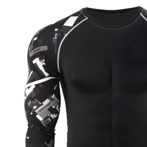 รับผลิตเสื้อแรชการ์ดแขนยาวแบบกำหนดเอง  ไซส์พลัส  รับสั่งทำเสื้อแรชการ์ดแบบซับลิเมชั่นสำหรับผู้ชาย - Product Image 4