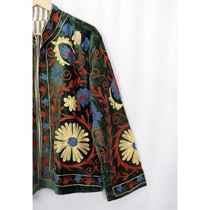 Élégant Manteau Court Matelassé en Velours Suzani 100% Coton Respirant Écologique Fait Main Brodé Style Bohème Indien Floral Chaud pour l'Hiver - Product Image 3