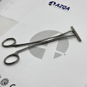 Pince droite de précision en acier inoxydable Premium Studio pour septum, 5,75 pouces, outil d'alignement pour piercing corporel - Product Image 1