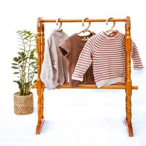 ไม้แขวนเสื้อเด็กแบบพับได้คุณภาพสูง ไม้แขวนเสื้อหวายรูปพระจันทร์เสี้ยวสำหรับเสื้อผ้าเด็ก - Product Image 5