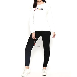 เสื้อสเวตเชิ้ตผู้หญิงสีครีมขาว ปักลายศิลปะ ตัวอักษรสลัก ปักลายตัดกัน คอกลม เสื้อพูลโอเวอร์ผู้หญิง ผ้าฝ้าย รับผลิตตามสั่งจำนวนมาก - Product Image 5