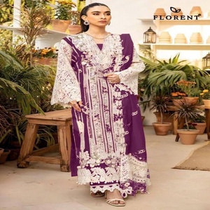 Colección de trajes salwar y dupatta de algodón cambric grueso con bordado floral elaborado, semisellados, a precio mayorista. - Product Image 1