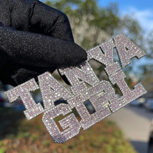 Colgante Personalizado con Letra y Moissanita, Chapado en Oro sobre Plata de Ley 925, Estilo Hip Hop para Hombres y Mujeres, Ideal para Fiestas - Product Image 3