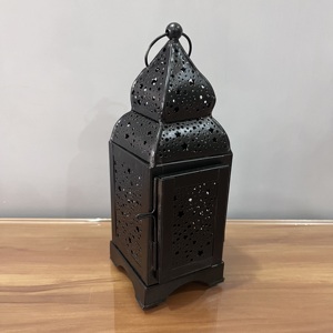 Farol Decorativo de Hierro con Acabado Negro y Diseño de Estrellas Recortadas Modelo L690 Diseño Artesanal - Product Image 2