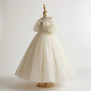 Robe de bal de prestige de luxe pour filles, en tulle et satin ivoire scintillant, respirante, avec manches bouffantes et plumes, ornée de cristaux, style haute couture - Product Image 2