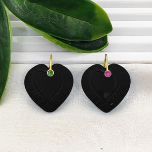 Pendentif en Onyx Noir Sculpté en Forme de Cœur 20mm, Breloques Sculptées à la Main en Forme de Cœur, Pendentif Plaqué Or pour la Fabrication de Bijoux, Fournisseur de Bijoux - Product Image 1