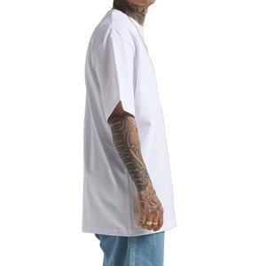 Camisetas Shaka Wear de Estilo Oversize con Hombros Caídos, Lisas, de 7.5 oz, para Streetwear, con Logotipo Serigrafiado, Blancas, Personalizables - Product Image 3