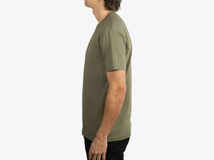Camiseta Personalizada de Primera Calidad para Hombre, Color Verde Oliva, 100% Algodón, Precio al por Mayor, Inspirada en el Estilo de Next Level Apparel, Suave - Product Image 2