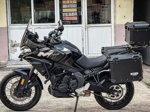 CFMOTO 700MT - Motocicleta de Turismo de Aventura con Motor Bicilíndrico en Paralelo de 700cc - Product Image 3